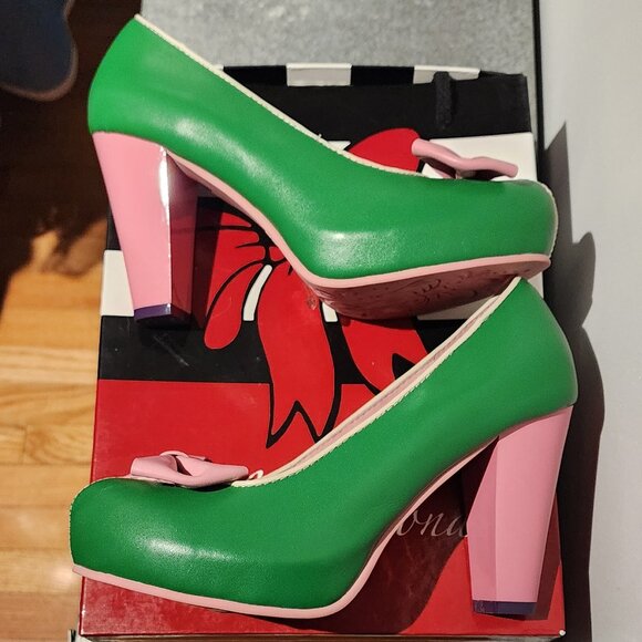 Lola Ramona Green and Off-White Leather Heels with Pink Bow Angie P - Picture 2 of 13